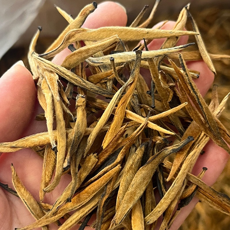 Wholesale 500g Golden Needle Yunnan Black Tea | Bustan.store